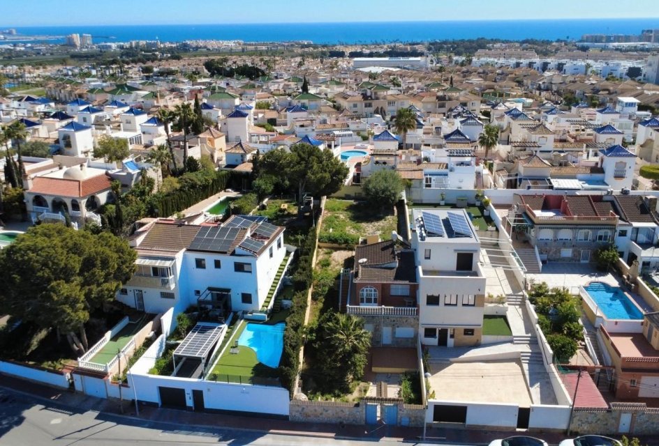 Wiederverkauf - Villa -
Orihuela Costa - Urbanización Perla del Mar