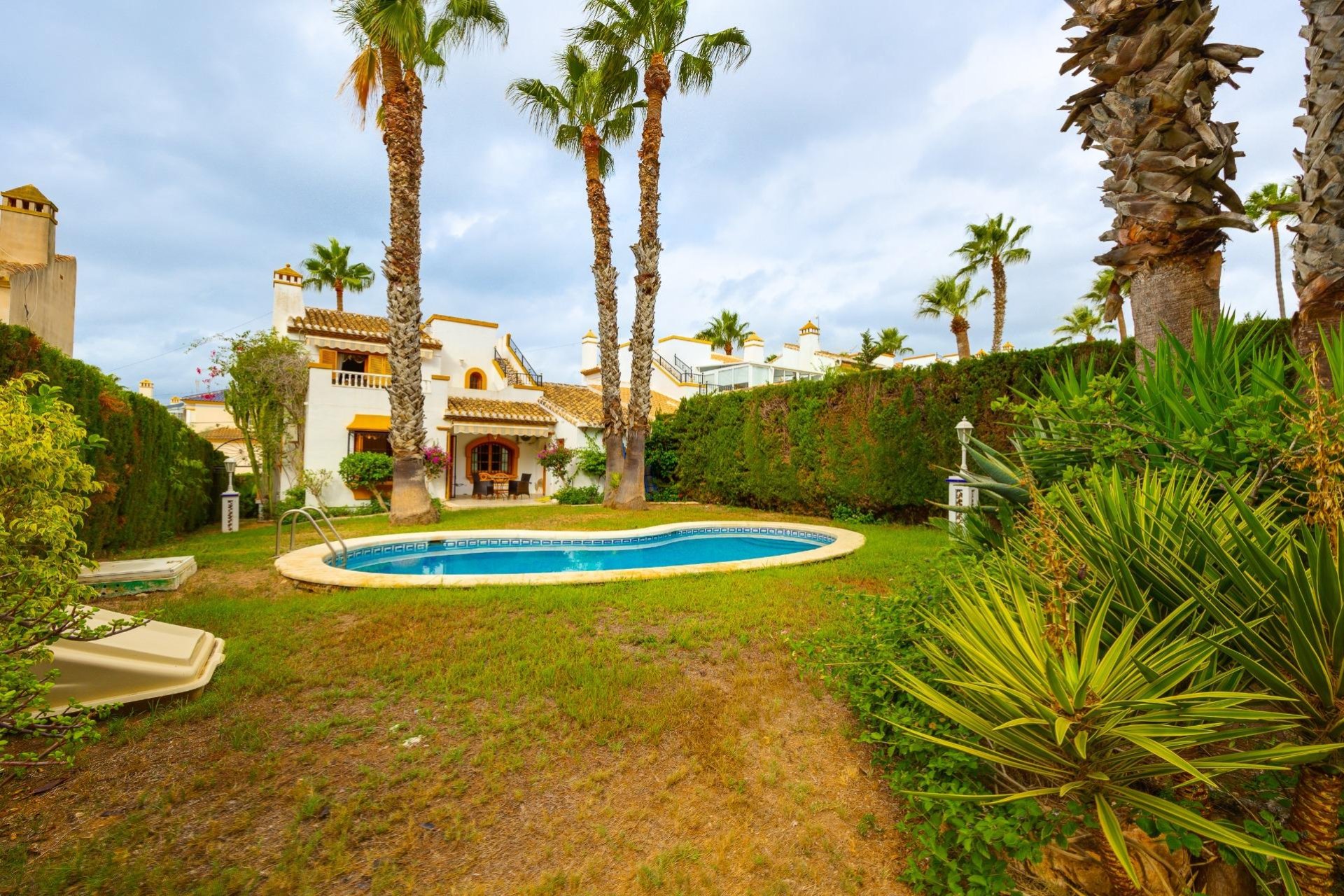 Wiederverkauf - Villa -
Orihuela Costa - Villamartín-Las Filipinas