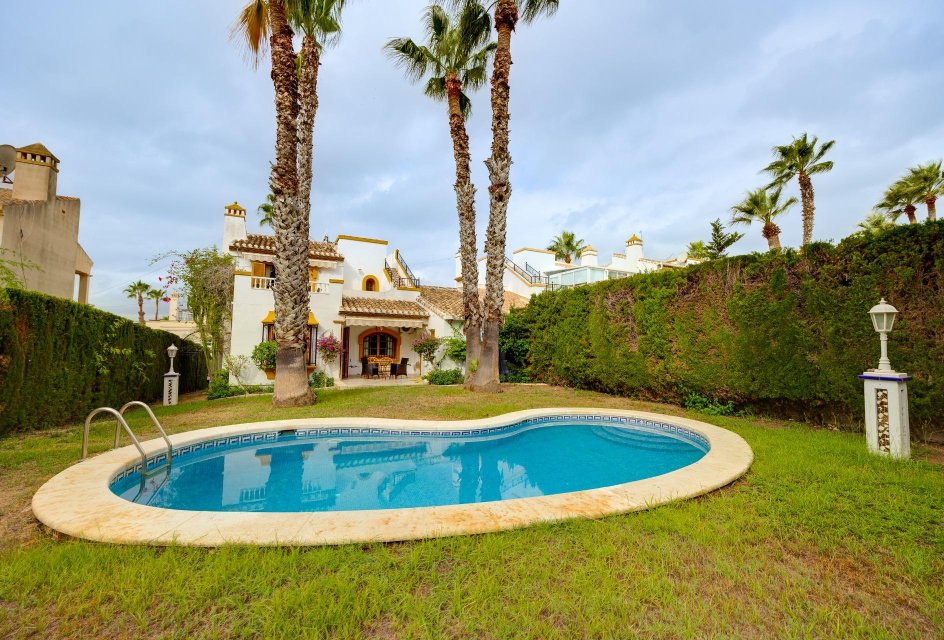 Wiederverkauf - Villa -
Orihuela Costa - Villamartín-Las Filipinas