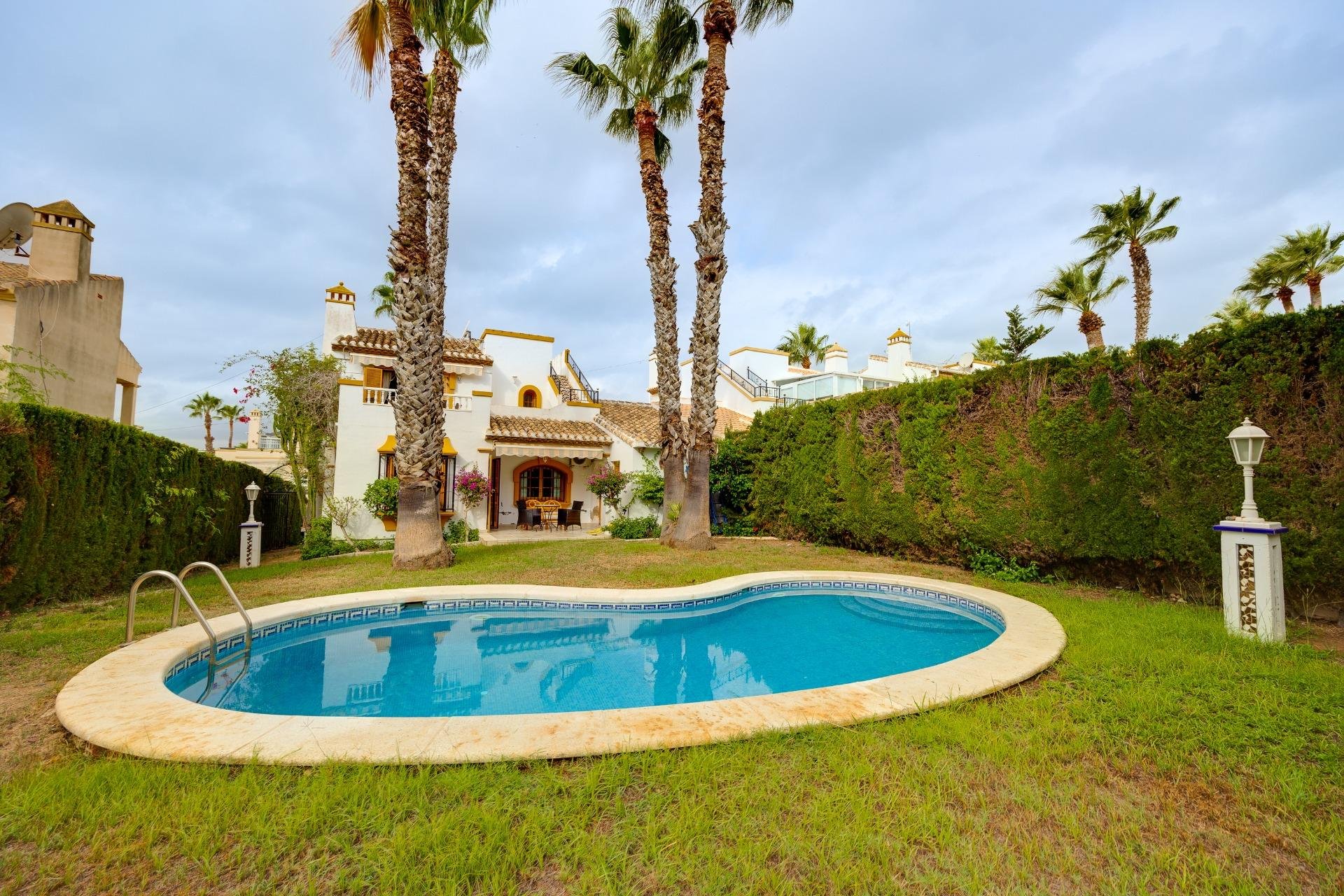 Wiederverkauf - Villa -
Orihuela Costa - Villamartín-Las Filipinas