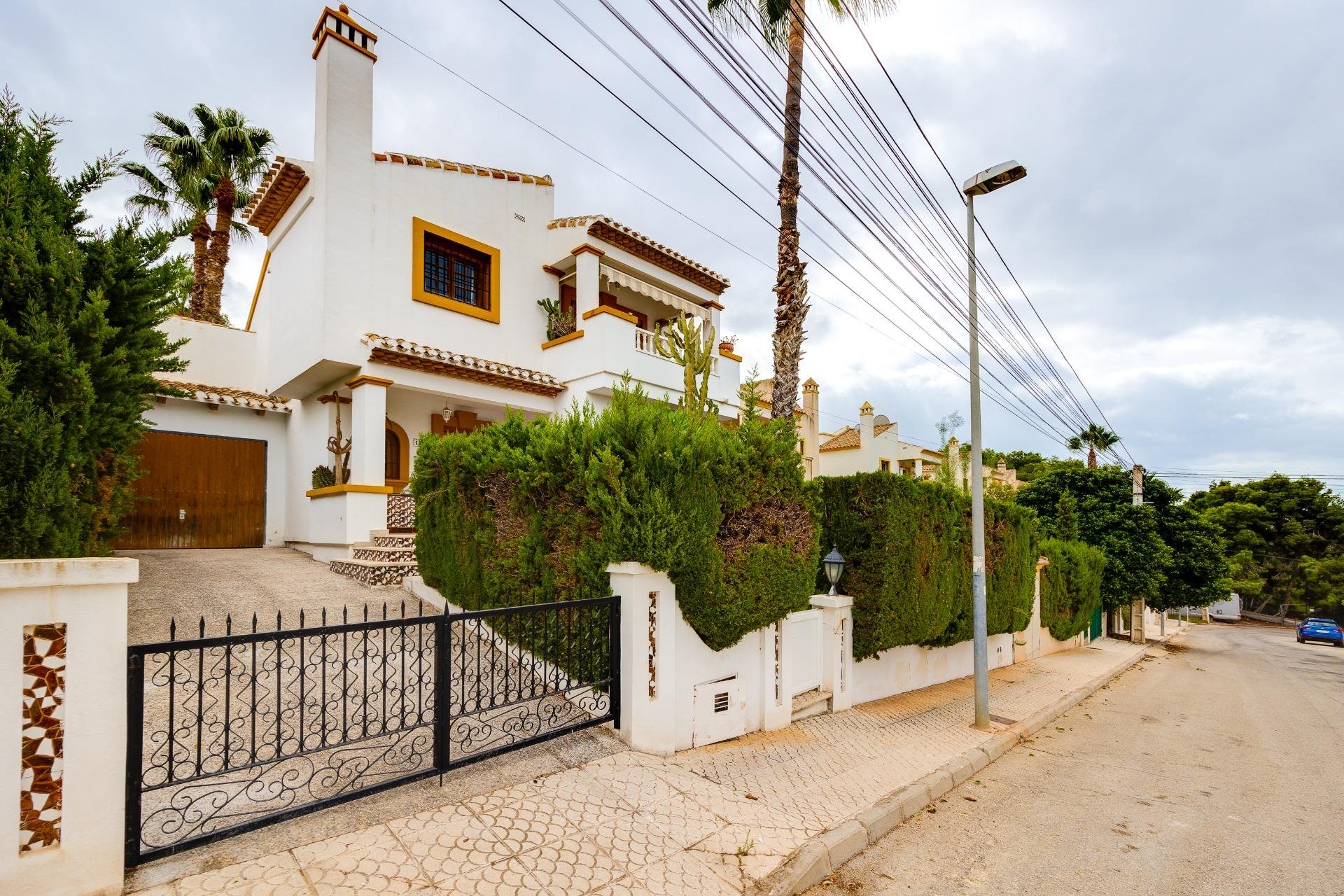 Wiederverkauf - Villa -
Orihuela Costa - Villamartín-Las Filipinas