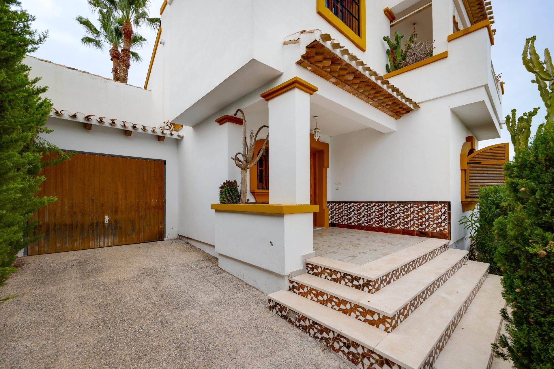 Wiederverkauf - Villa -
Orihuela Costa - Villamartín-Las Filipinas