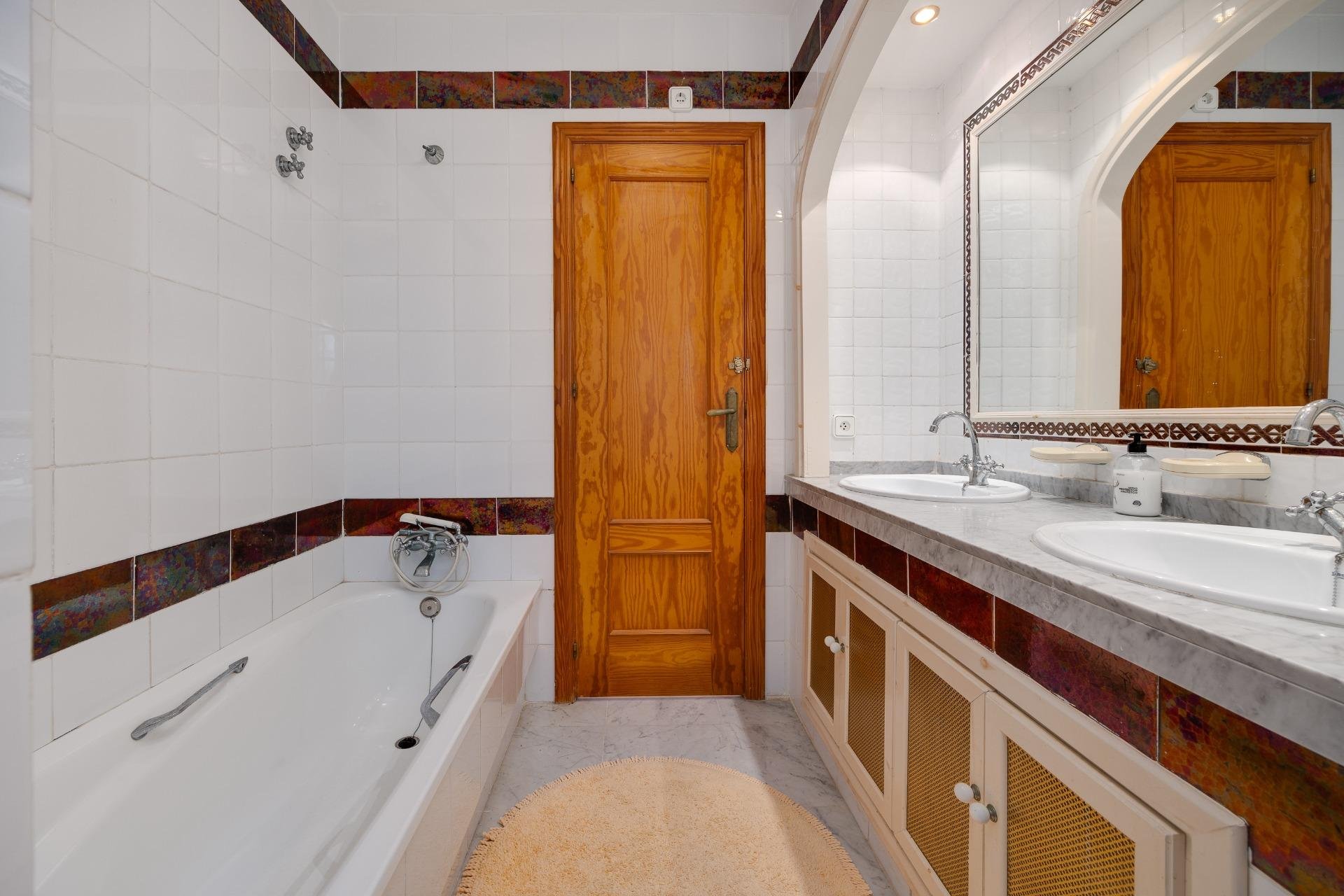 Wiederverkauf - Villa -
Orihuela Costa - Villamartín-Las Filipinas