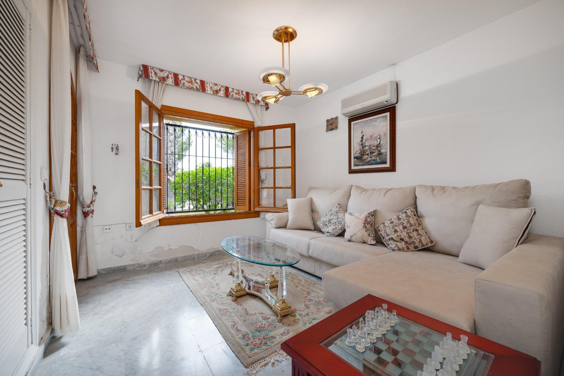 Wiederverkauf - Villa -
Orihuela Costa - Villamartín-Las Filipinas