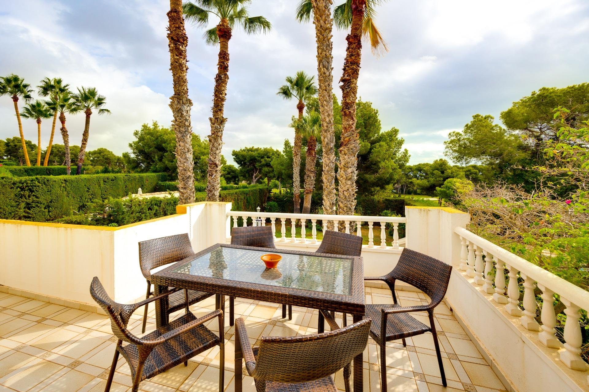 Wiederverkauf - Villa -
Orihuela Costa - Villamartín-Las Filipinas