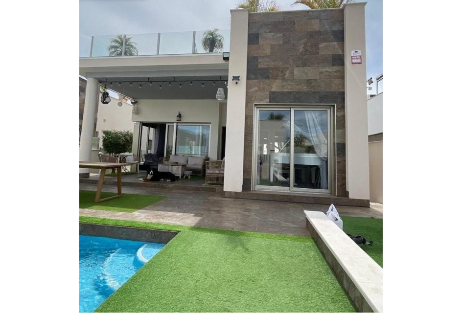Wiederverkauf - Villa -
Orihuela Costa - Villamartín