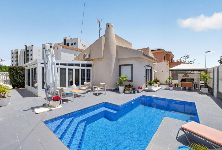 Wiederverkauf - Villa -
Pilar de la Horadada - Mil Palmeras