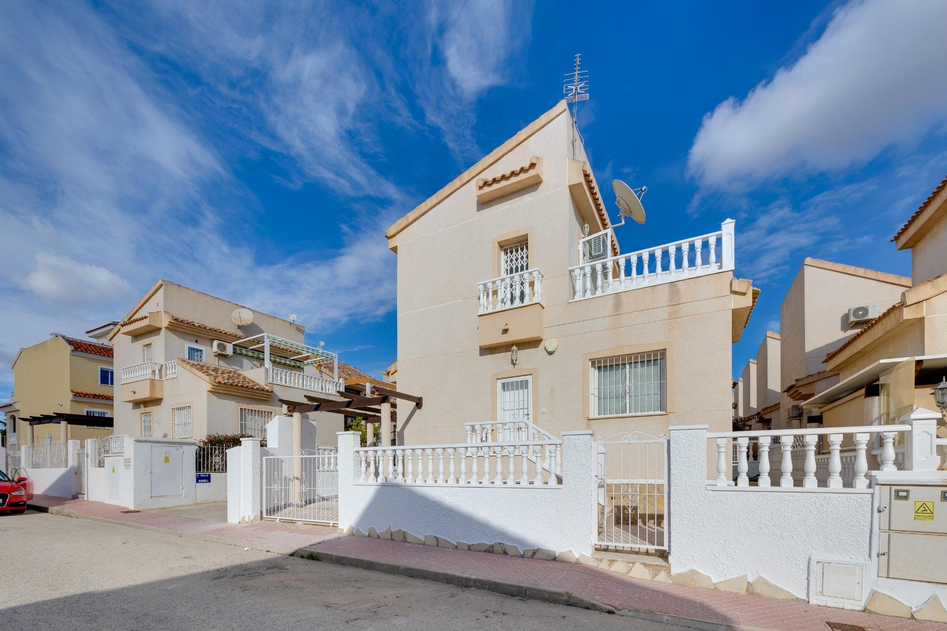 Wiederverkauf - Villa -
Rojales - Centro de la Ciudad Quesada