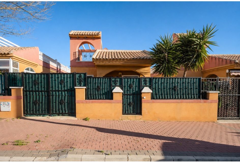 Wiederverkauf - Villa -
Torrevieja - Aguas Nuevas