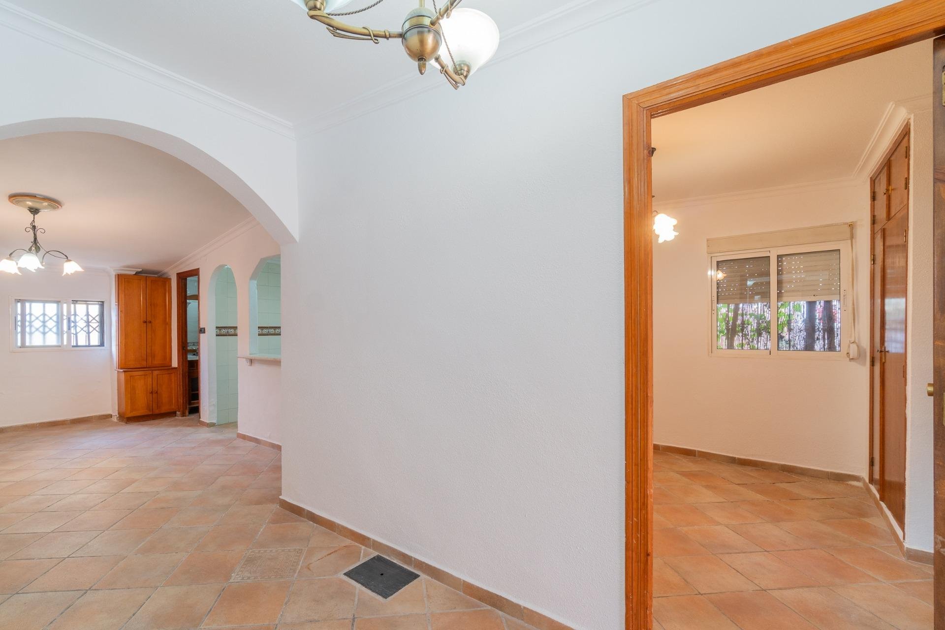 Wiederverkauf - Villa -
Torrevieja - Los altos