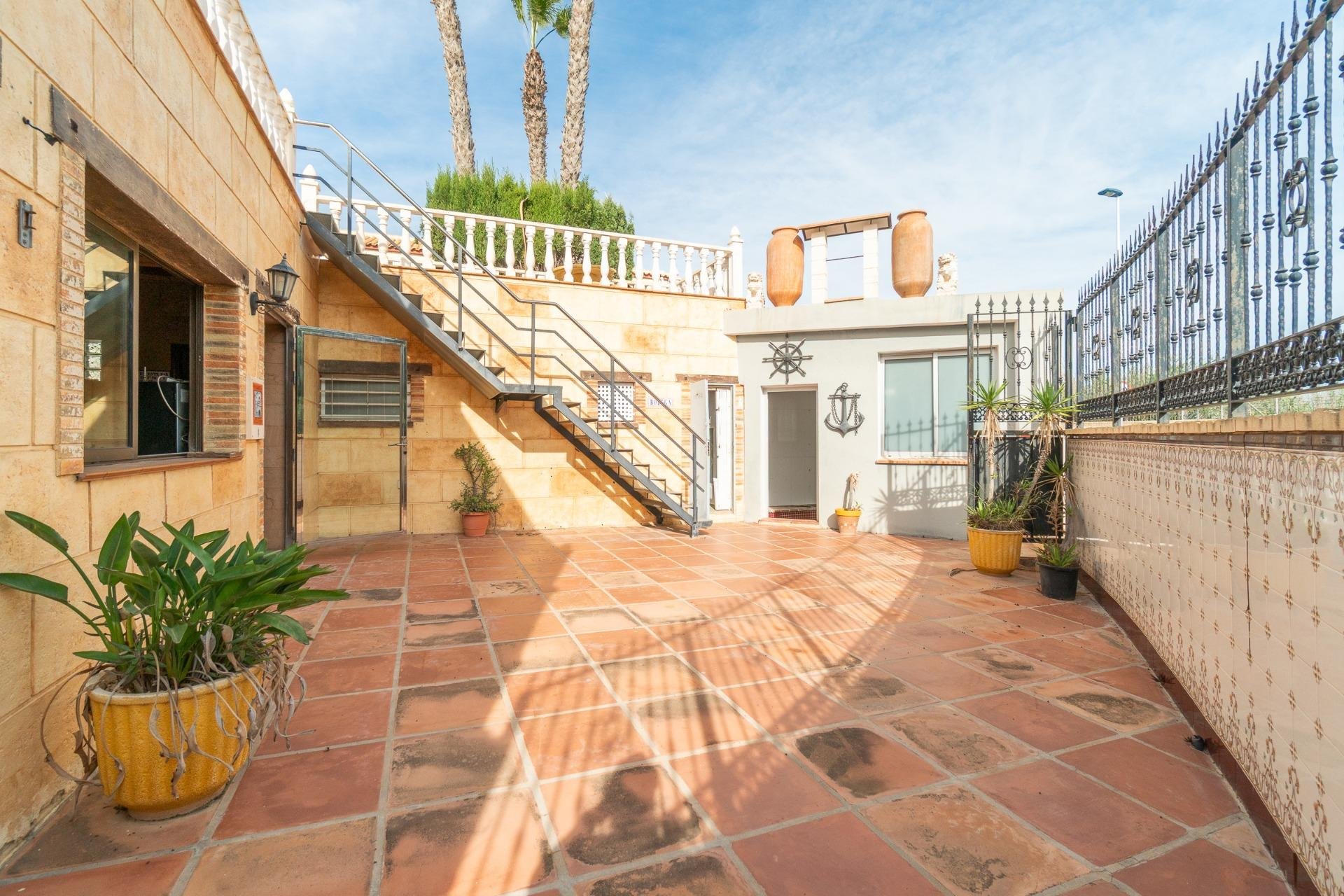 Wiederverkauf - Villa -
Torrevieja - Los altos