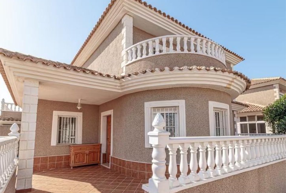 Wiederverkauf - Villa -
Torrevieja - Los Balcones - Los Altos del Edén