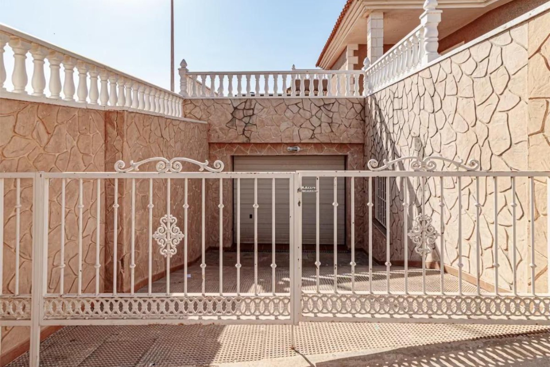 Wiederverkauf - Villa -
Torrevieja - Los Balcones - Los Altos del Edén