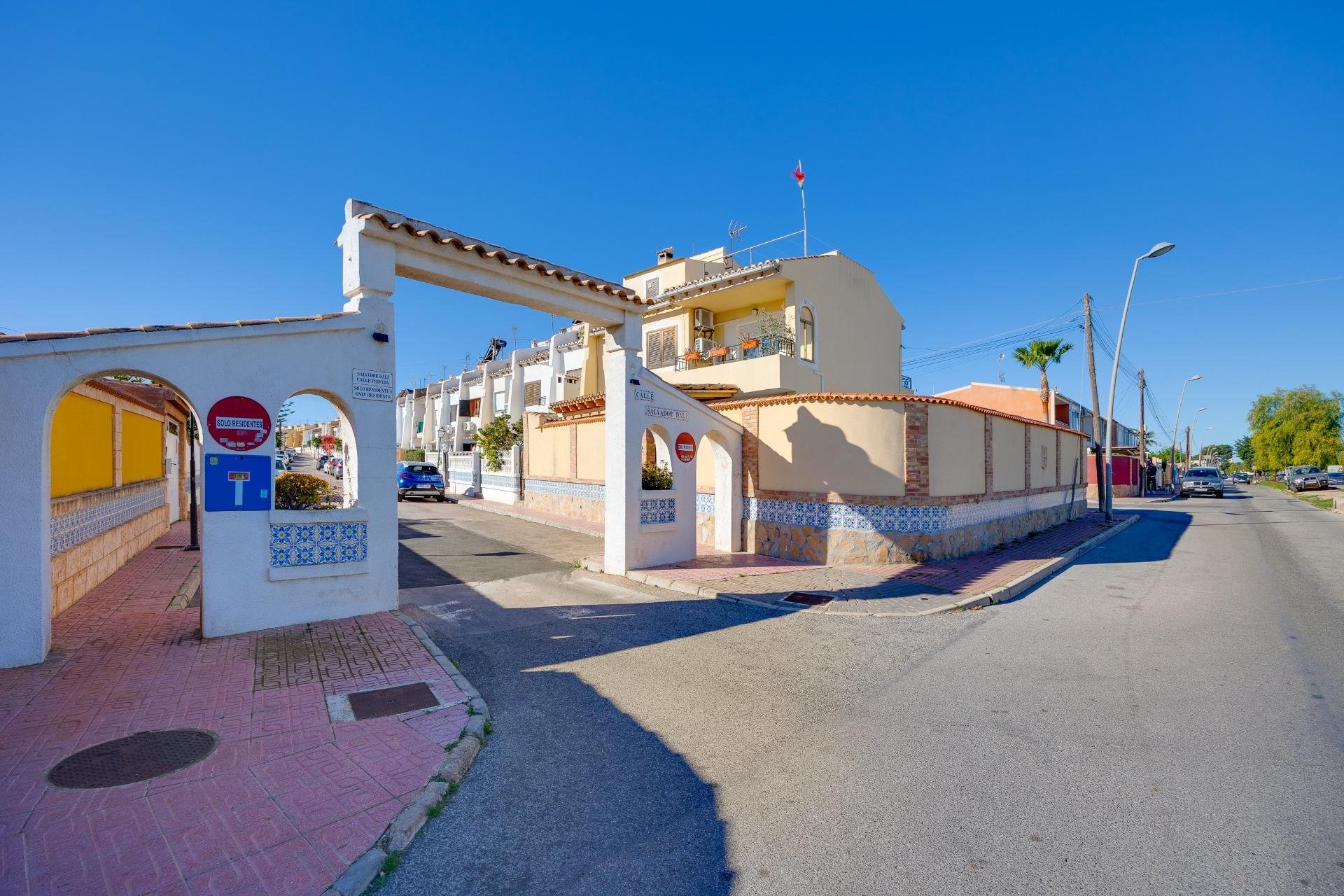 Wiederverkauf - Villa -
Torrevieja - Los Balcones - Los Altos del Edén