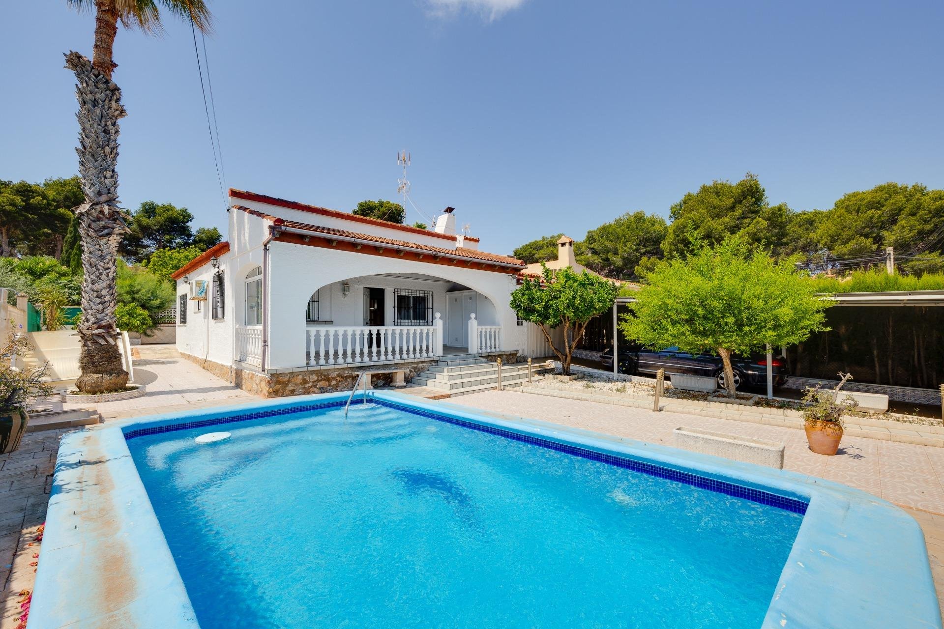 Wiederverkauf - Villa -
Torrevieja - Los Balcones - Los Altos del Edén