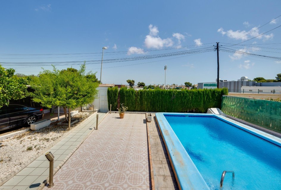 Wiederverkauf - Villa -
Torrevieja - Los Balcones - Los Altos del Edén