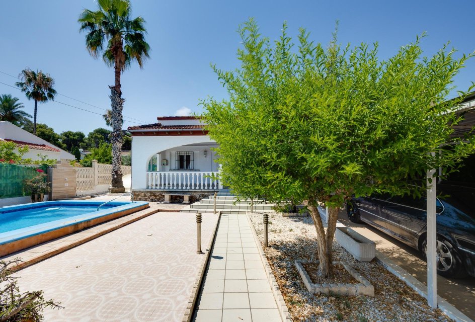 Wiederverkauf - Villa -
Torrevieja - Los Balcones - Los Altos del Edén