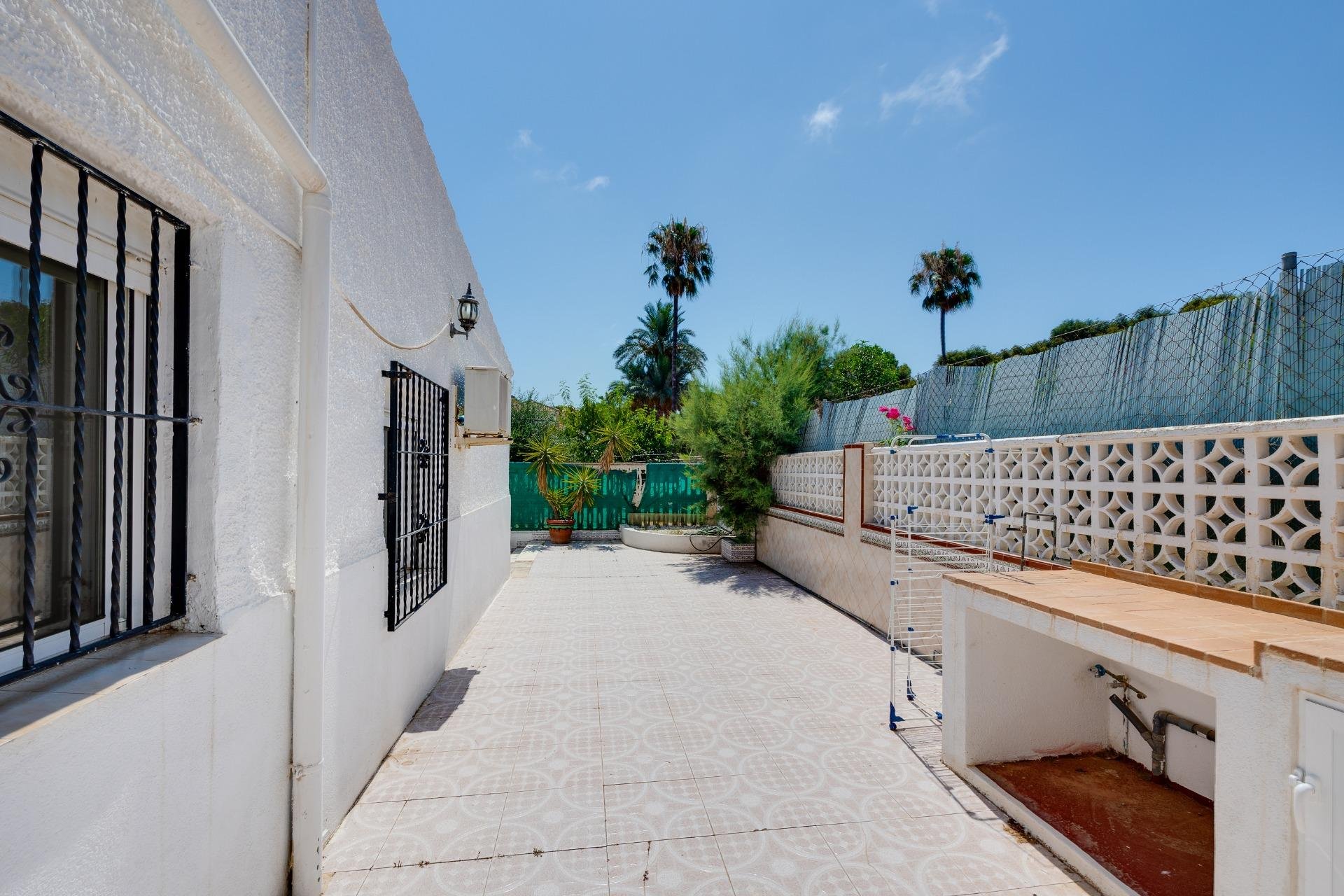 Wiederverkauf - Villa -
Torrevieja - Los Balcones - Los Altos del Edén