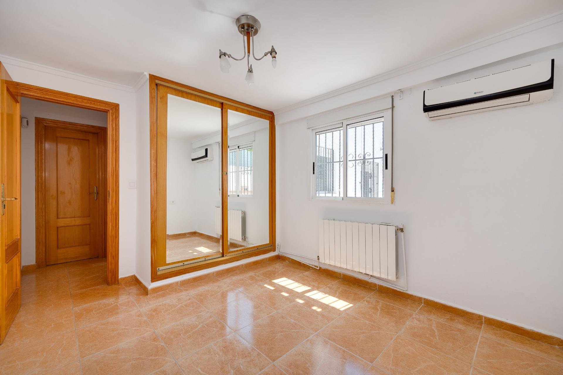 Wiederverkauf - Villa -
Torrevieja - Los Balcones - Los Altos del Edén