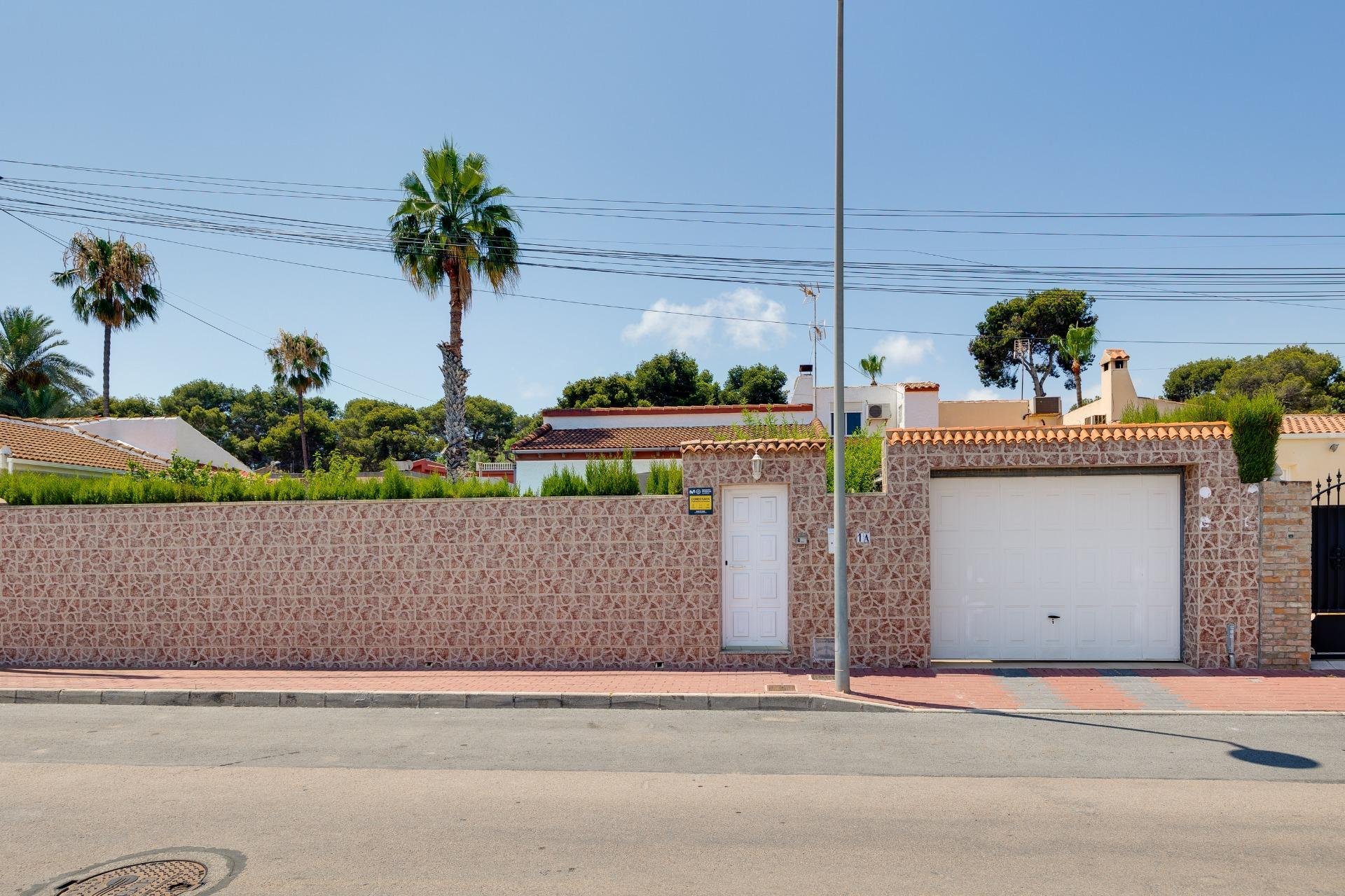Wiederverkauf - Villa -
Torrevieja - Los Balcones - Los Altos del Edén
