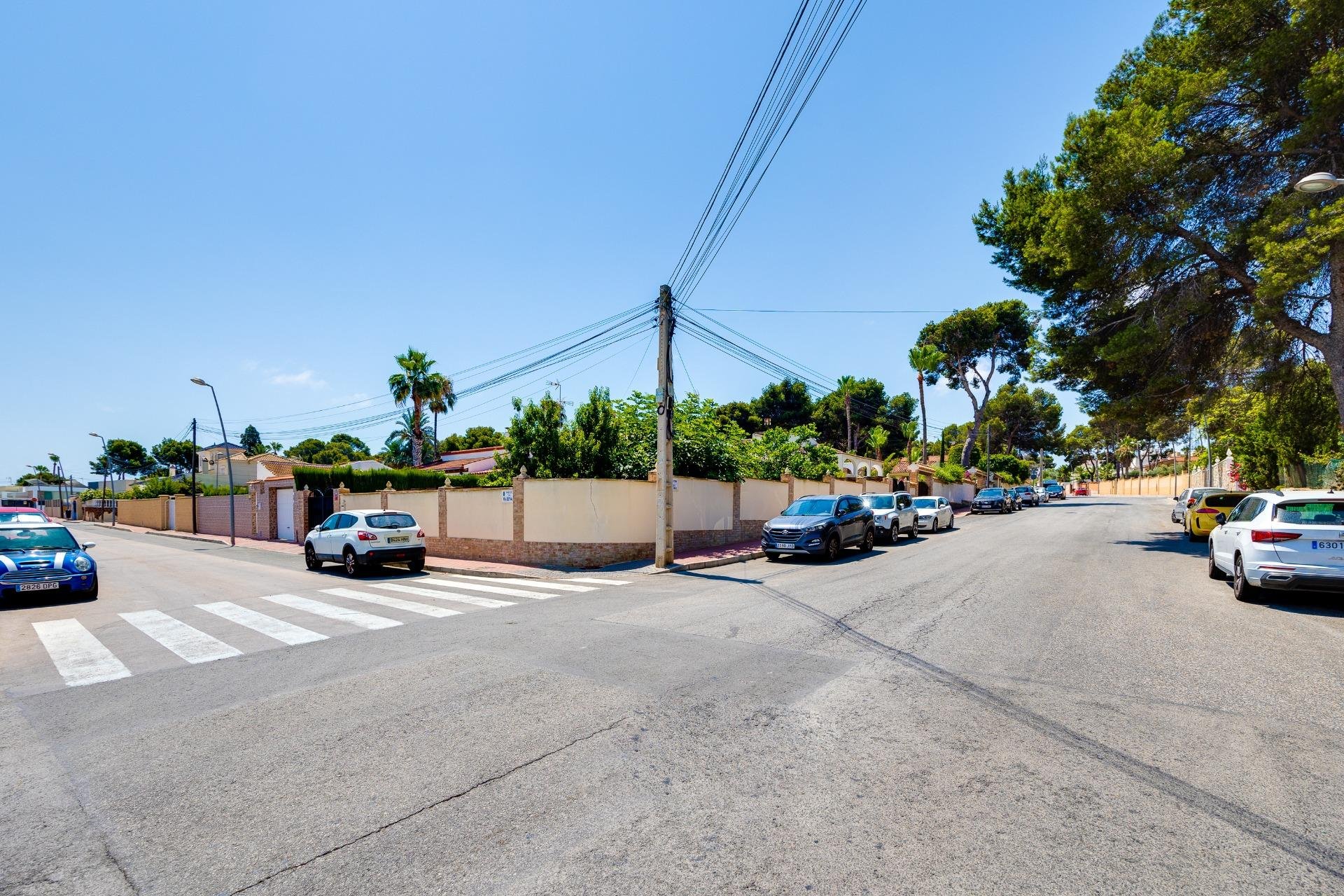 Wiederverkauf - Villa -
Torrevieja - Los Balcones - Los Altos del Edén
