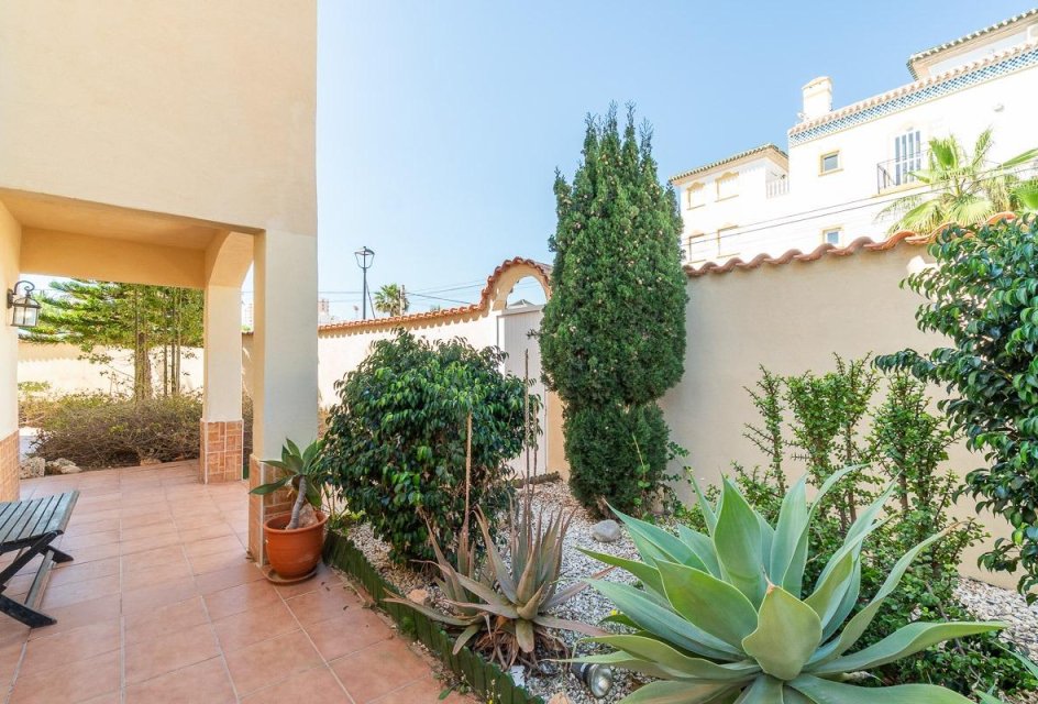 Wiederverkauf - Villa -
Torrevieja - Playa de la mata