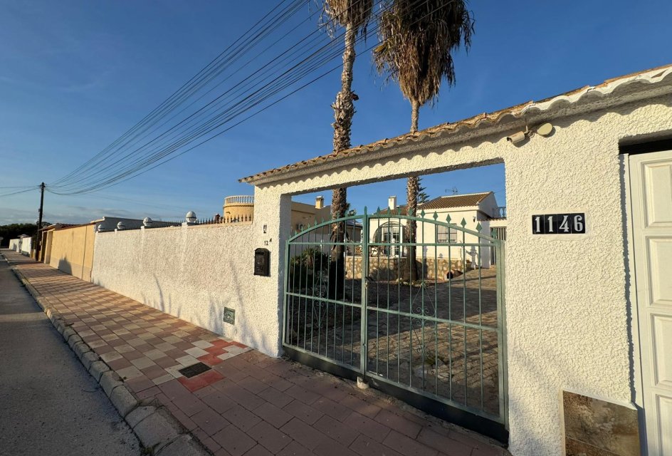 Wiederverkauf - Villa -
Torrevieja - San luis
