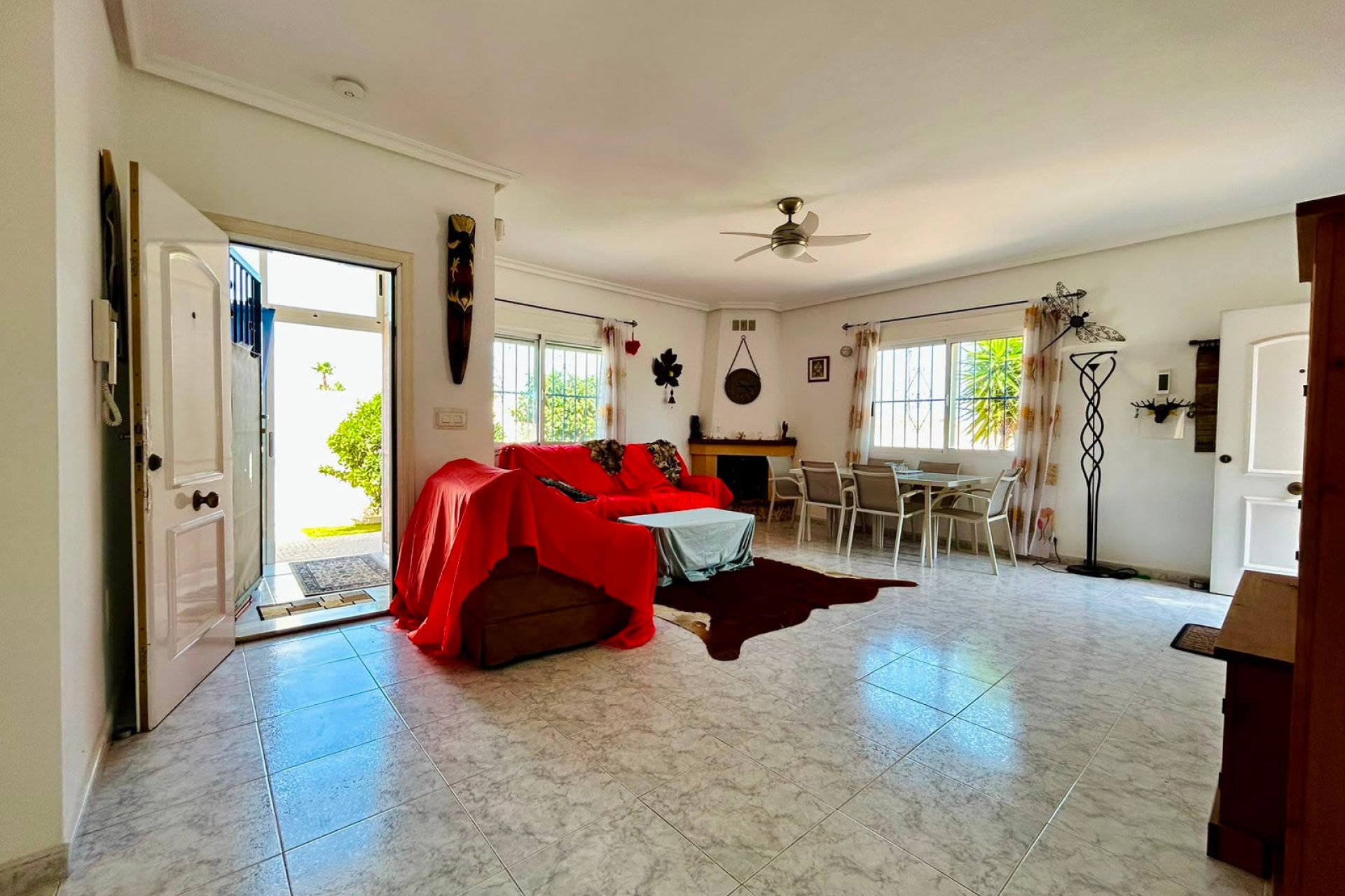 Wiederverkauf - - VILLA -
Torrevieja - Urbanización San Luis