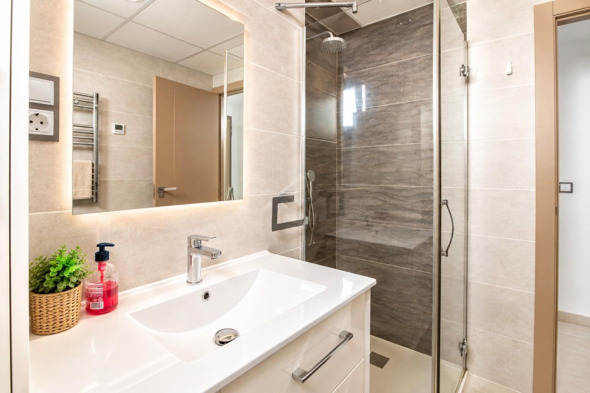 Wiederverkauf - Wohnung -
Arenales del sol - Arenales del Sol