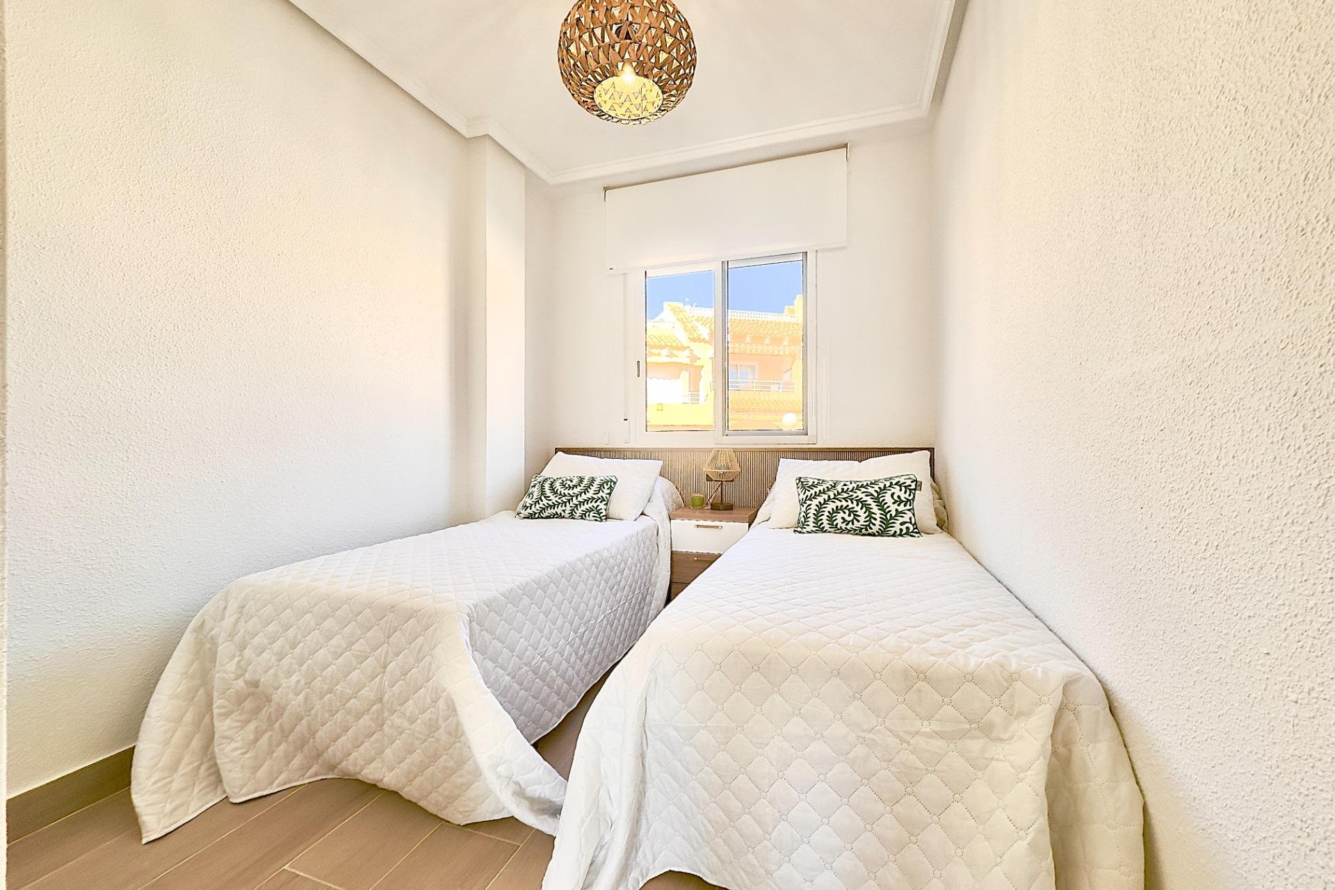 Wiederverkauf - Wohnung -
Torrevieja - Cabo Cervera