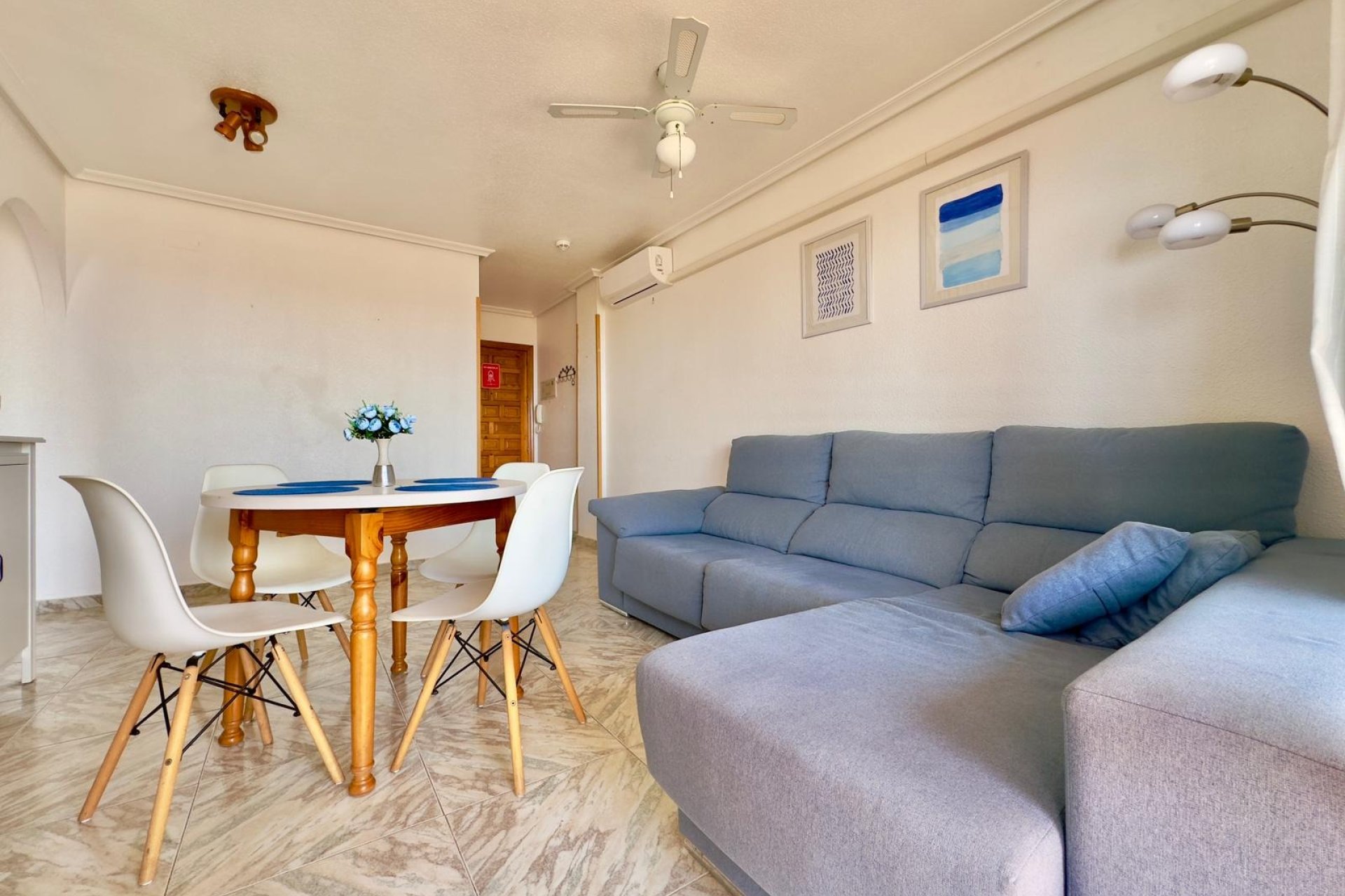 Wiederverkauf - Wohnung -
Torrevieja - Cabo Cervera