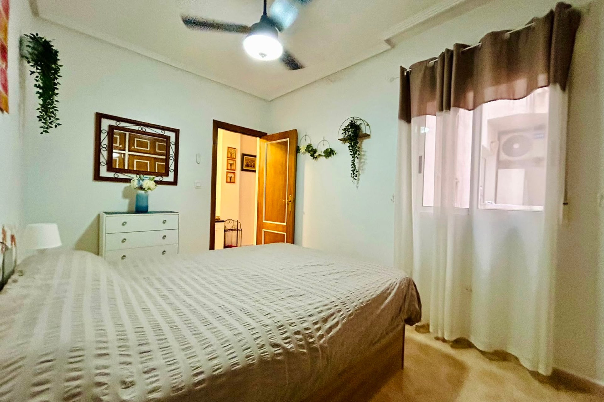 Wiederverkauf - Wohnung -
Torrevieja Centro - Torrevieja