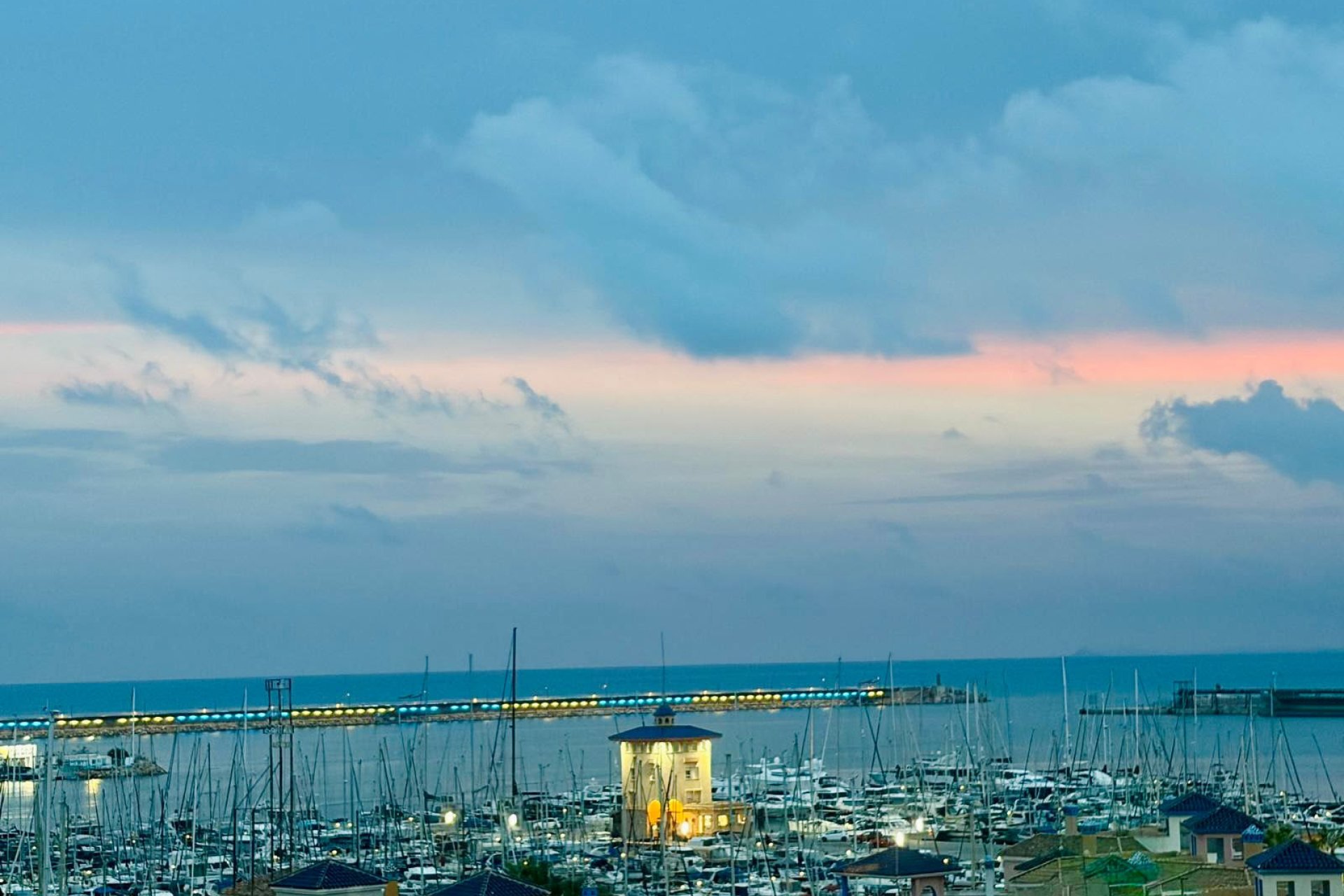 Wiederverkauf - Wohnung -
Torrevieja Centro - Torrevieja