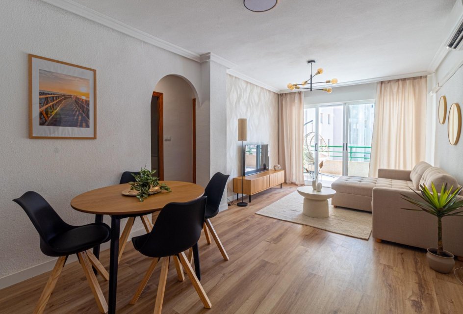 Wiederverkauf - Wohnung -
Torrevieja - La Mata pueblo