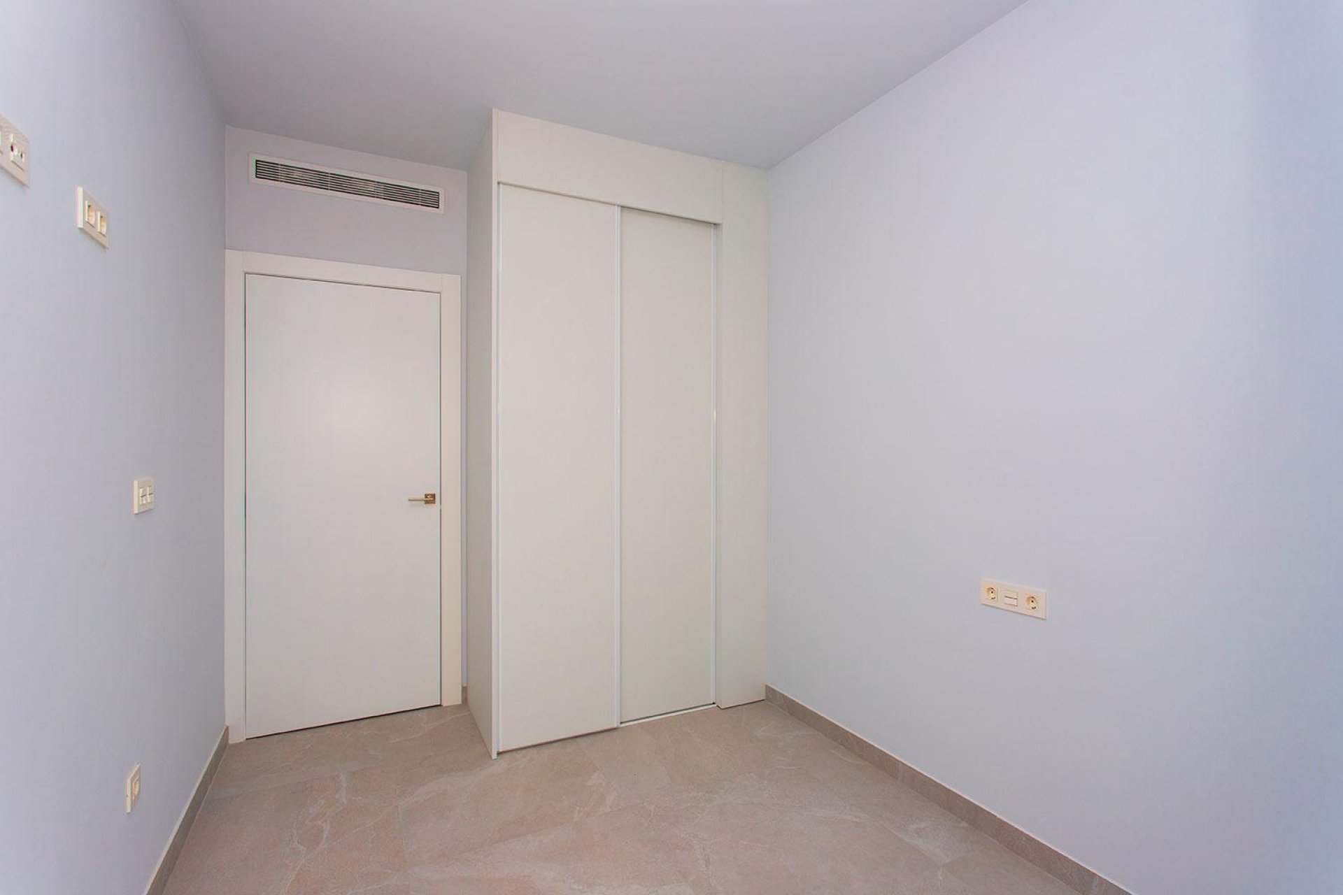 Wiederverkauf - Wohnung -
Torrevieja - Paseo maritimo