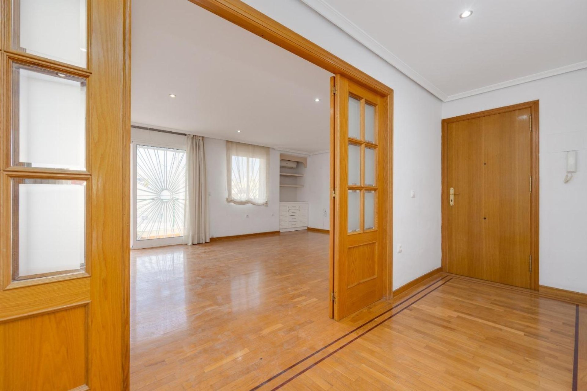 Wiederverkauf - Wohnung -
Torrevieja - Paseo maritimo