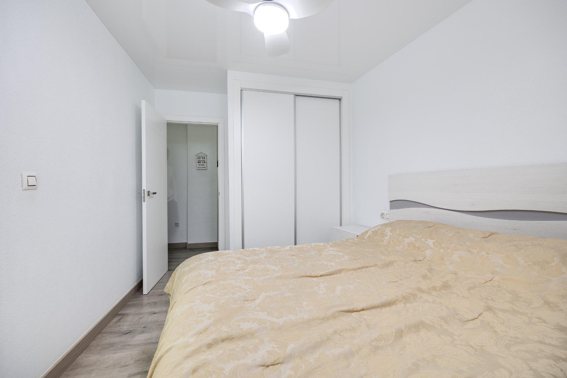 Wiederverkauf - Wohnung -
Torrevieja - Playa de los Locos