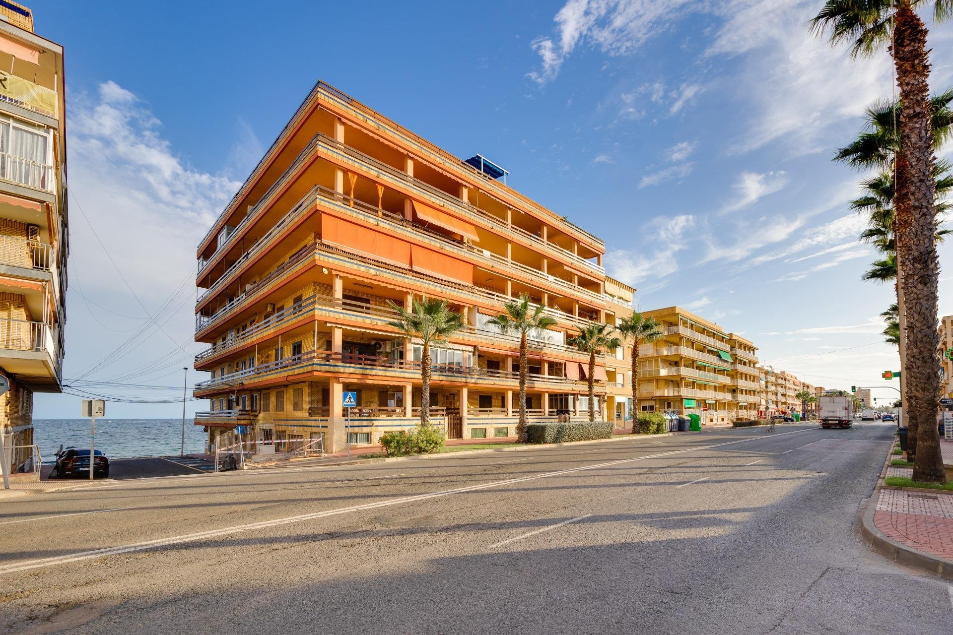 Wiederverkauf - Wohnung -
Torrevieja - Playa de los Naufragos