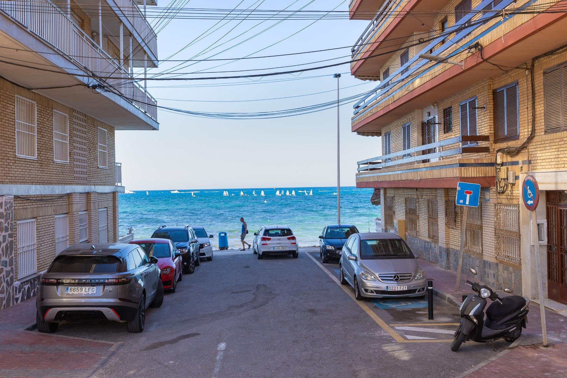 Wiederverkauf - Wohnung -
Torrevieja - Playa de los Naufragos