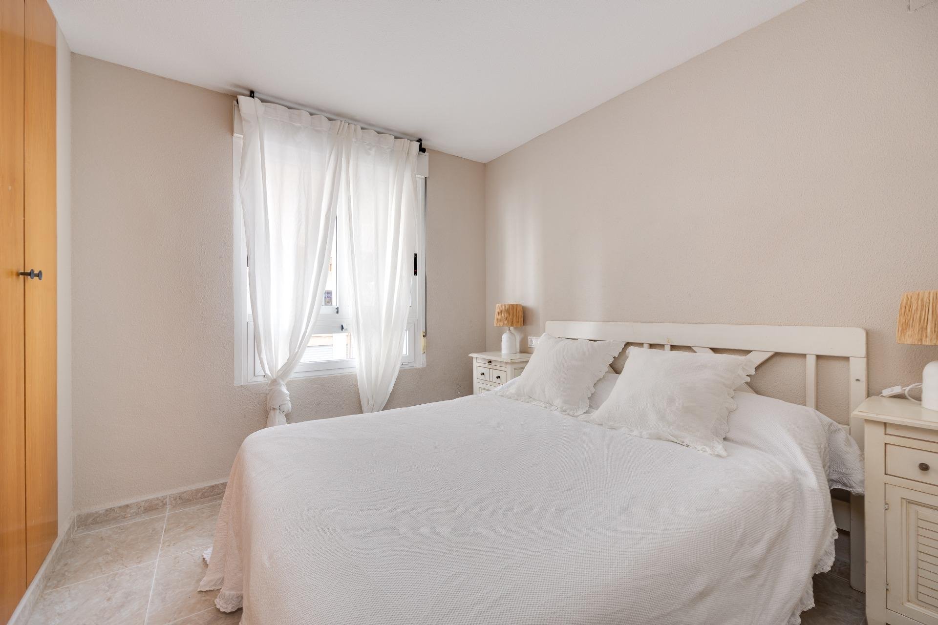 Wiederverkauf - Wohnung -
Torrevieja - Playa de los Naufragos