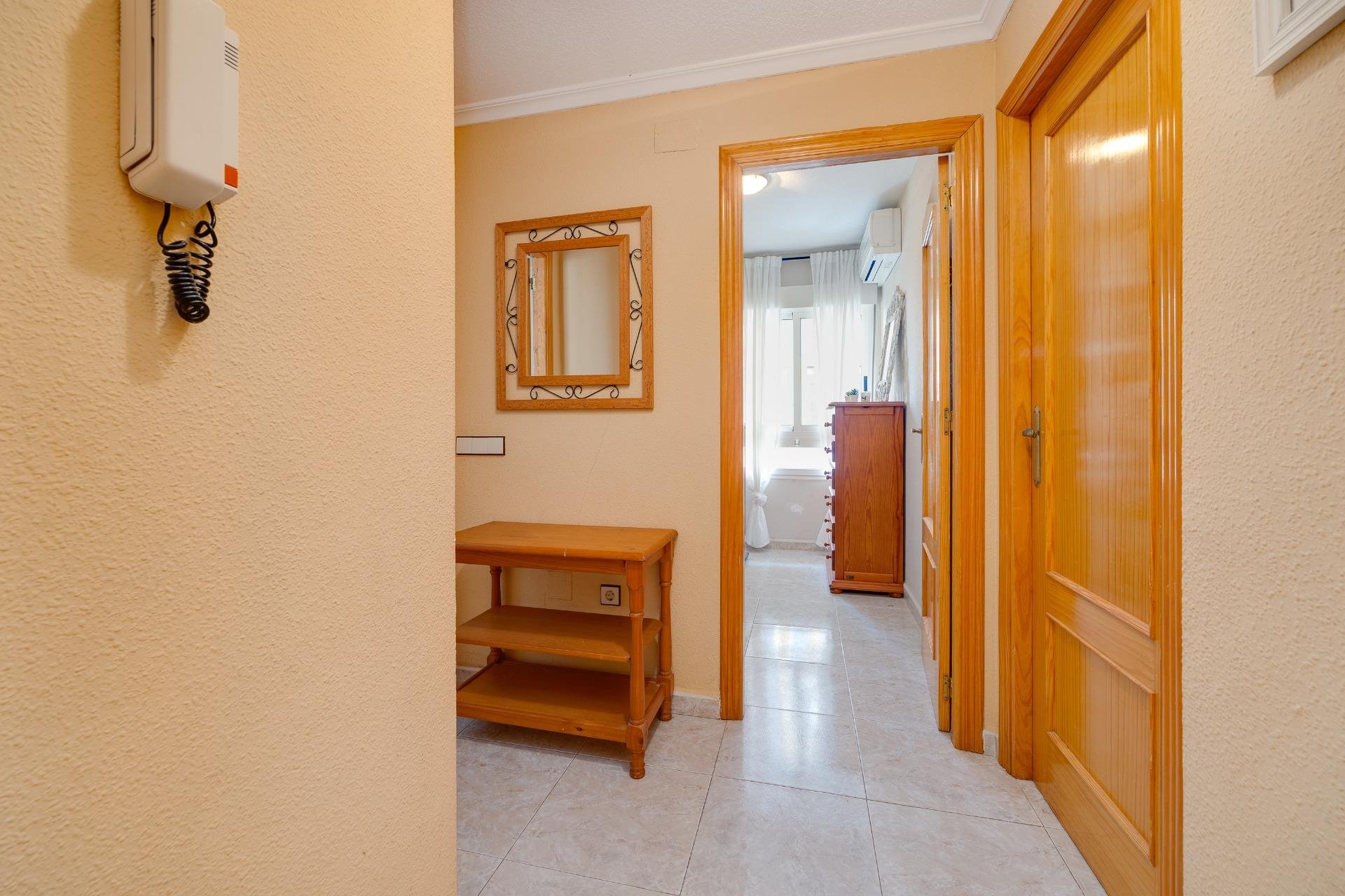 Wiederverkauf - Wohnung -
Torrevieja - Playa de los Naufragos