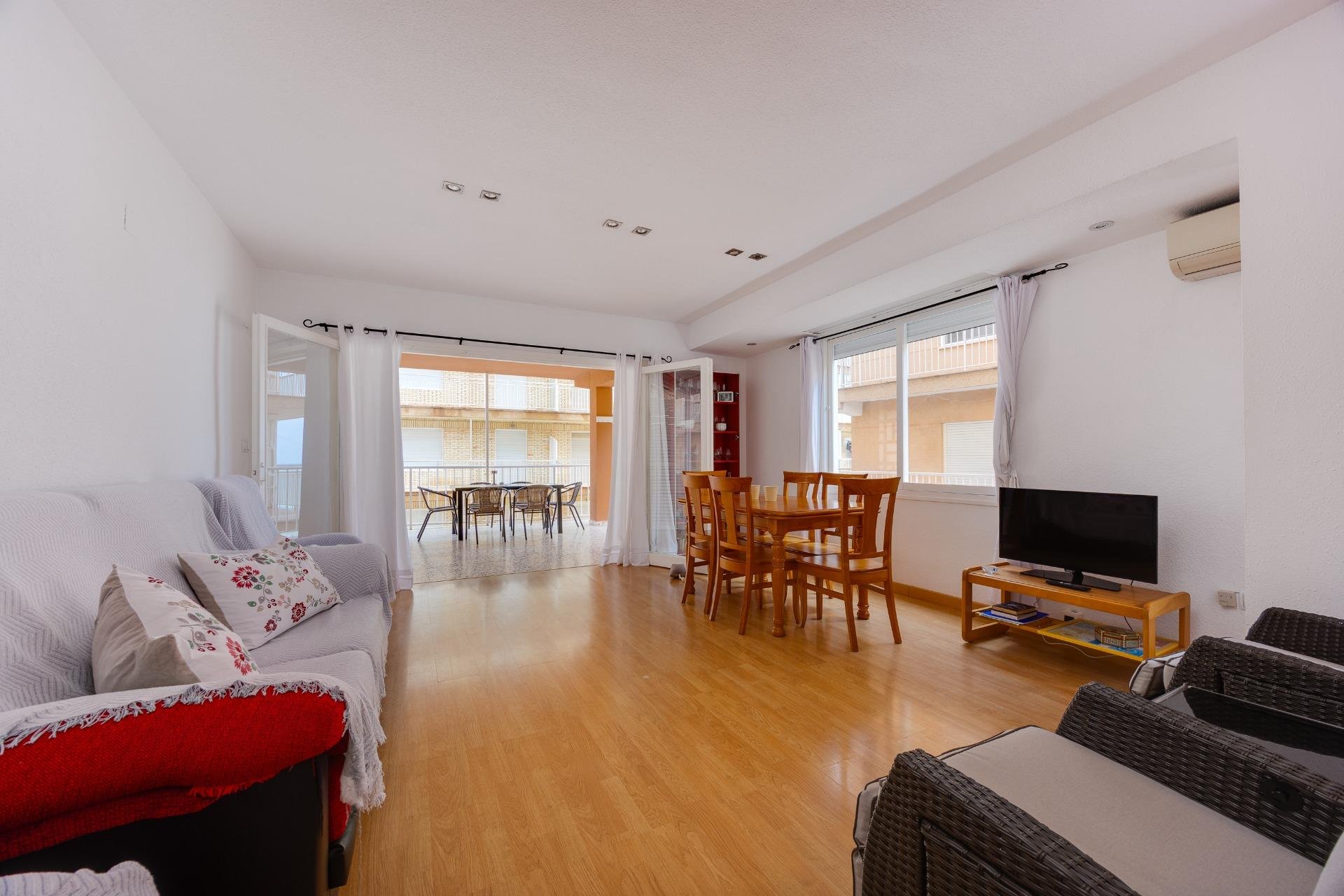 Wiederverkauf - Wohnung -
Torrevieja - Playa de los Naufragos