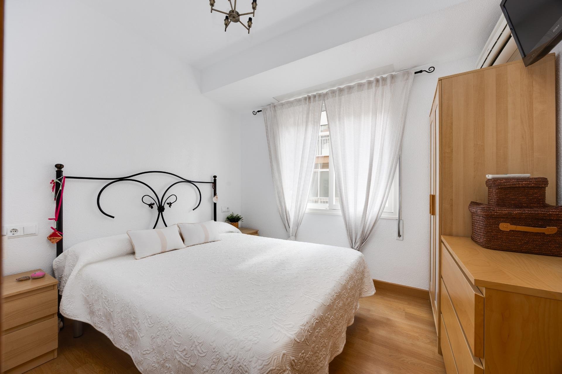 Wiederverkauf - Wohnung -
Torrevieja - Playa de los Naufragos