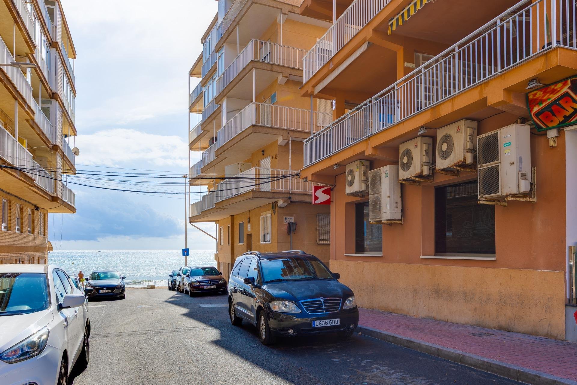 Wiederverkauf - Wohnung -
Torrevieja - Playa de los Naufragos
