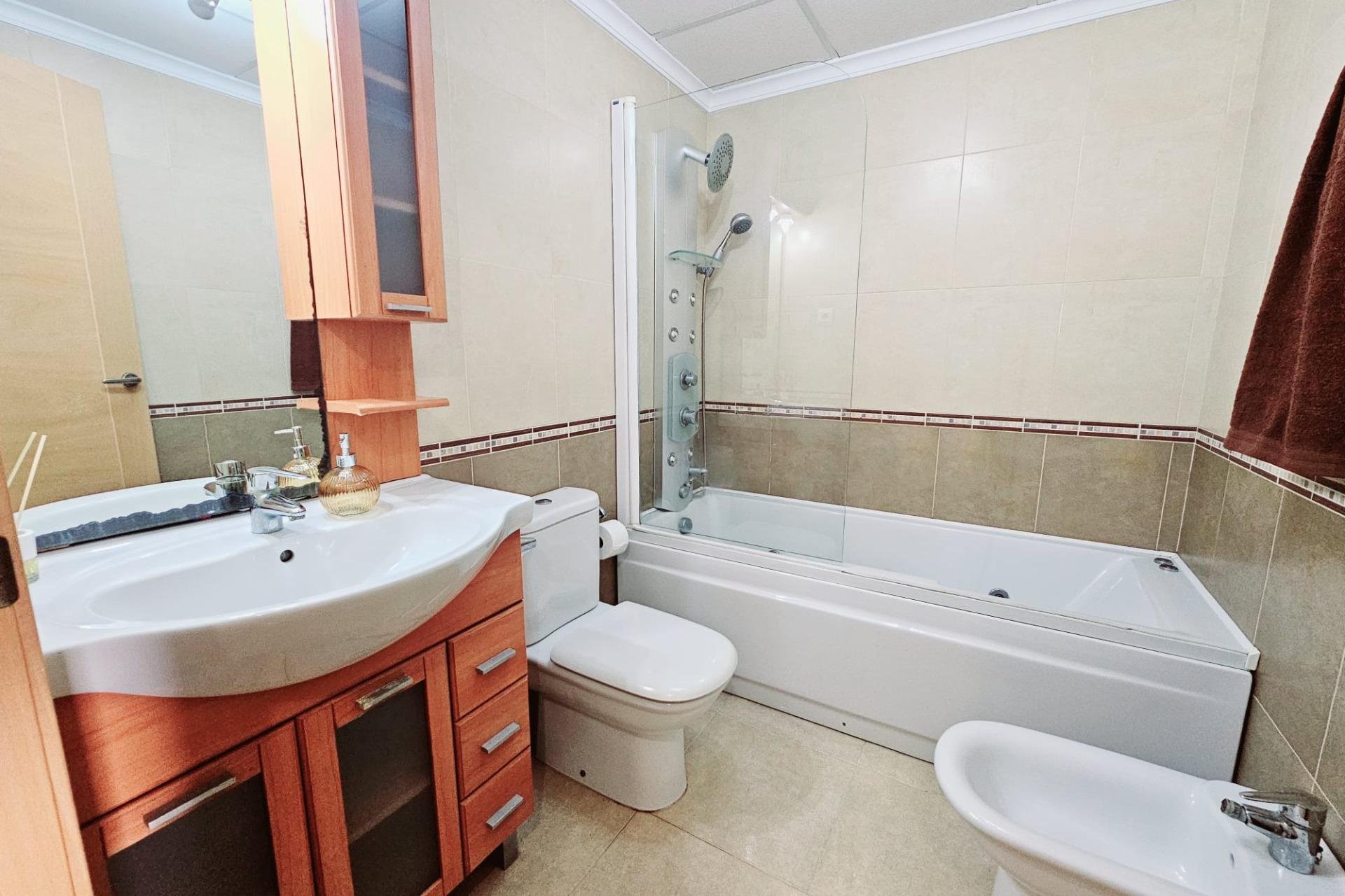 Wiederverkauf - Wohnung -
Torrevieja - torrevieja