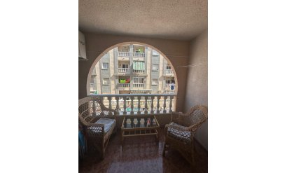 Wohnung - Wiederverkauf - Torrevieja - Centro