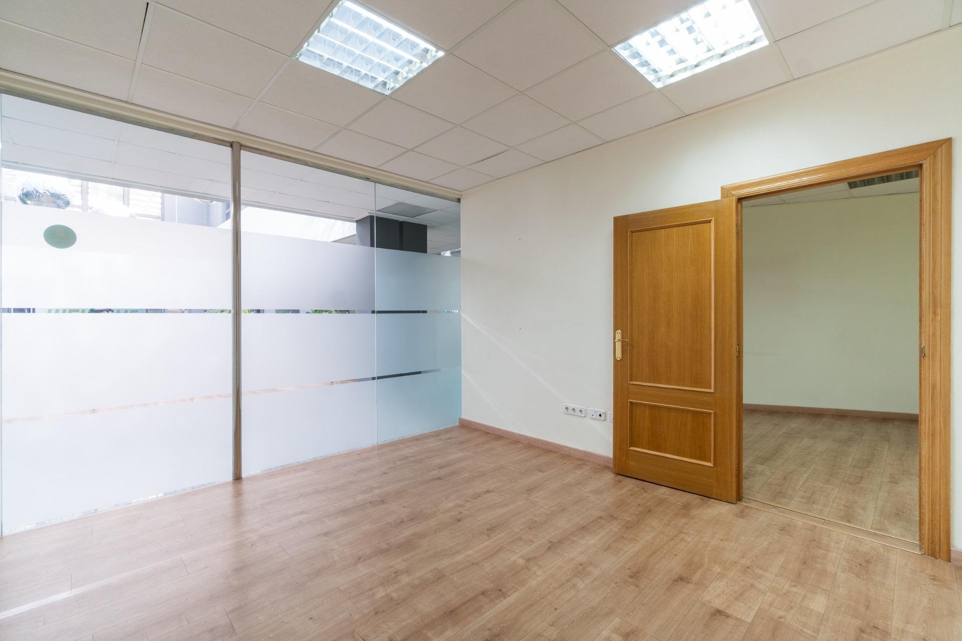 Wynajem długoterminowy - Reklama w telewizji -
Orihuela Costa - Playa Flamenca