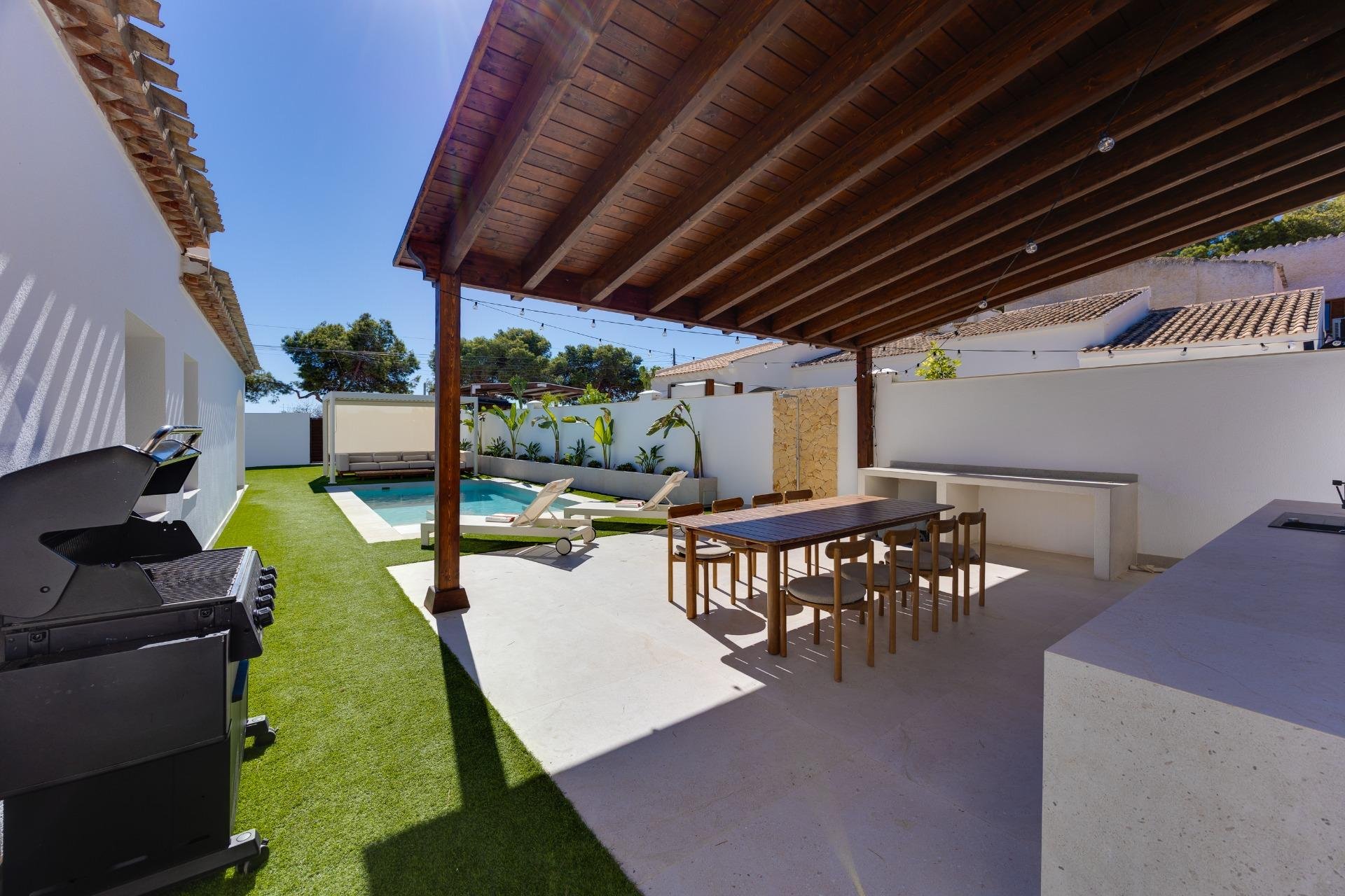 Wynajem krótkoterminowy - Villa -
Orihuela Costa - Punta Prima
